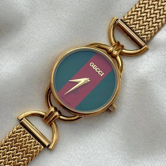 AUTHENTIC VINTAGE GUCCI GOLD WATCH - Picture 4 of 7